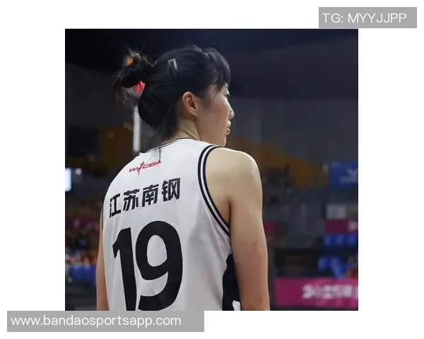 女篮锦标赛第二阶段四川队夺冠江苏武汉分获亚季军荣耀时刻