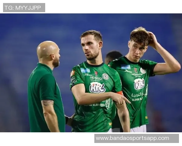 媒体人分析亨德森与小杨配合前景期待未来传球次数增加