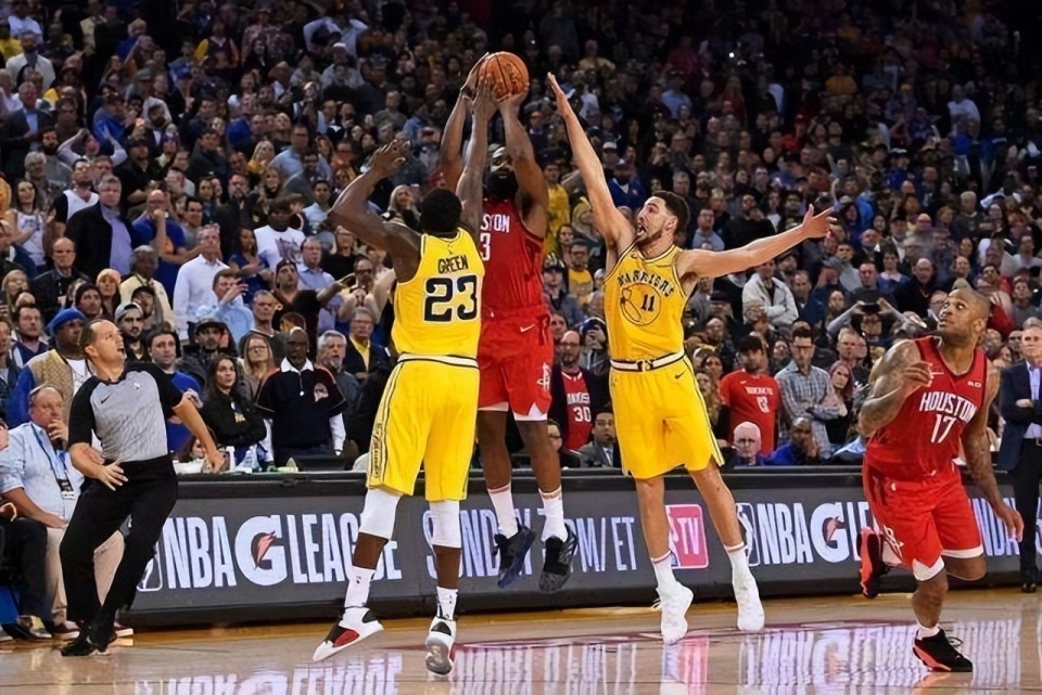 半岛体育-NBA名队争霸赛所向披靡见证王者