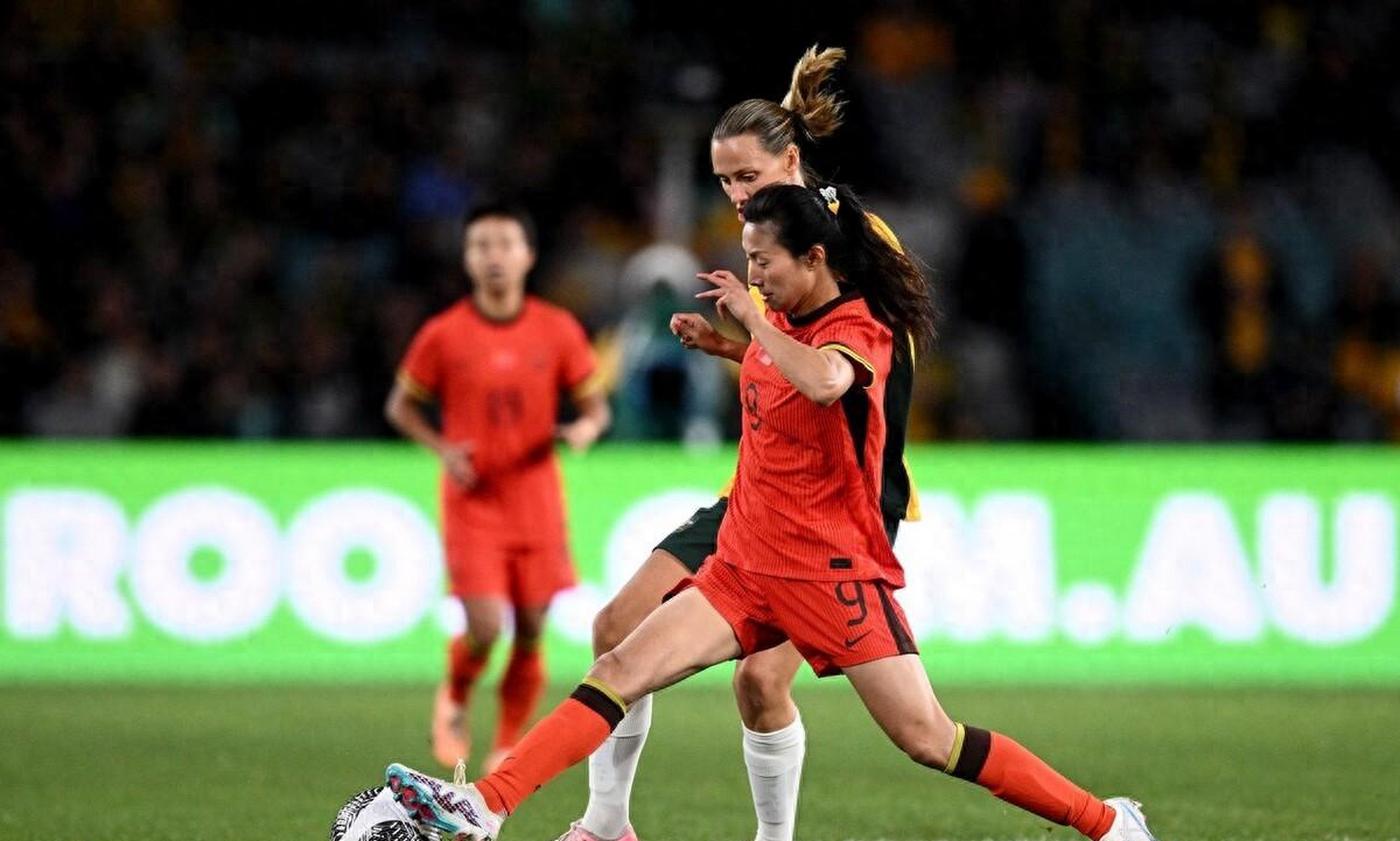 体育界新风向！女子足球赛场上的巅峰对决