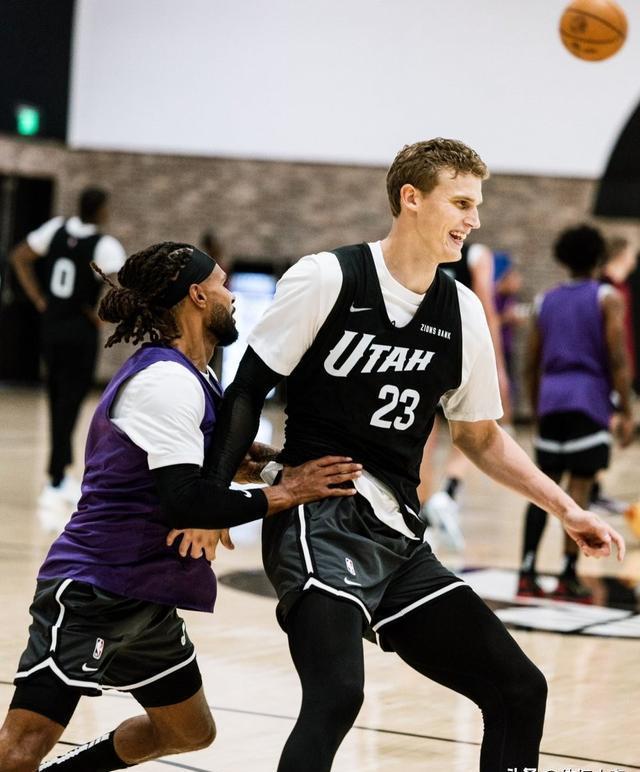 NBA季后赛火热启动，火箭击败爵士迎开门红